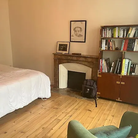 Hotel House: Center Of