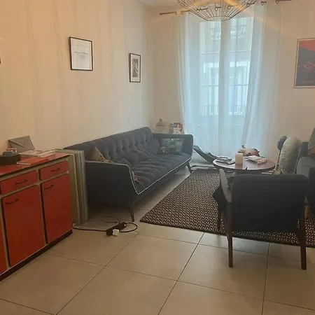 House: Center Of Hotel *